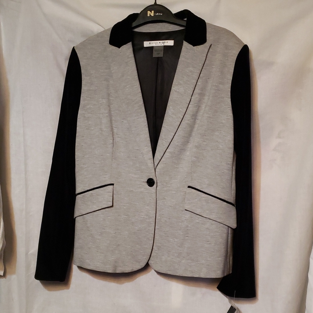 Stylish Gray Blazer with Black Sleeves